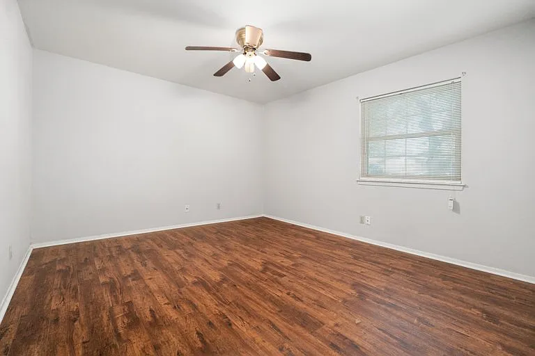 3 bed, 2.5 bath, 1696 sqft, $1,850 — Photo 4