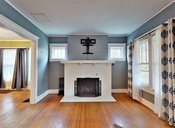 2nd image of 2820 Eleanor Ave