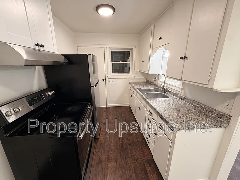 2408 Court St #2408 — Photo 4