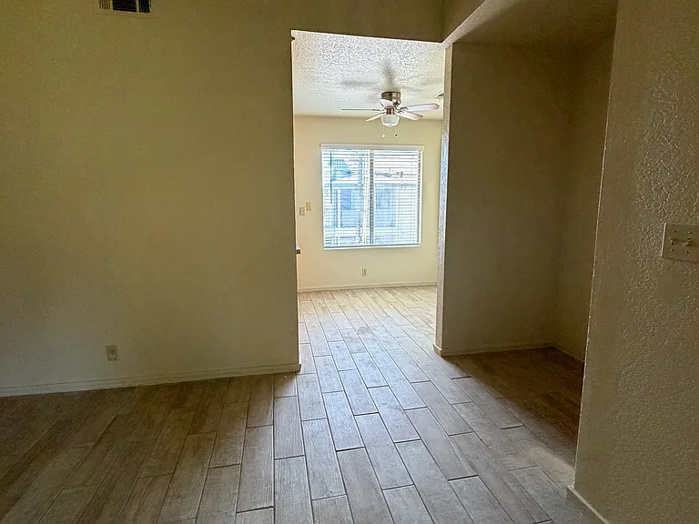 1201 S Central Ave #25 — Photo 3