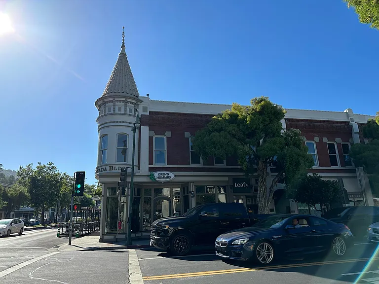 Downtown Los Gatos is the PERFECT location!!
