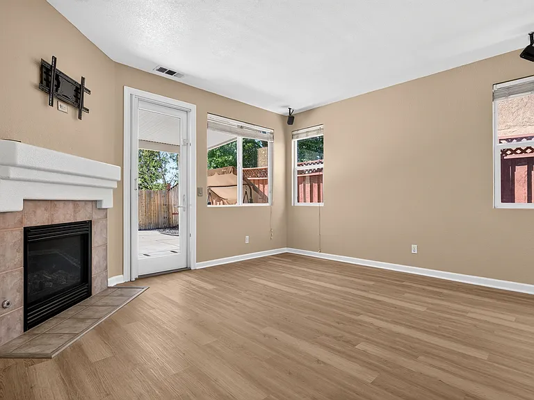 5230 Bay St — Photo 22