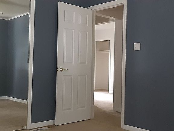 2nd image of 10015 Holly Dr