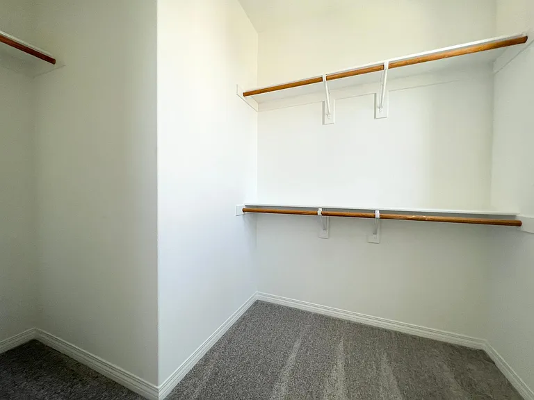 207 Merit — Photo 22