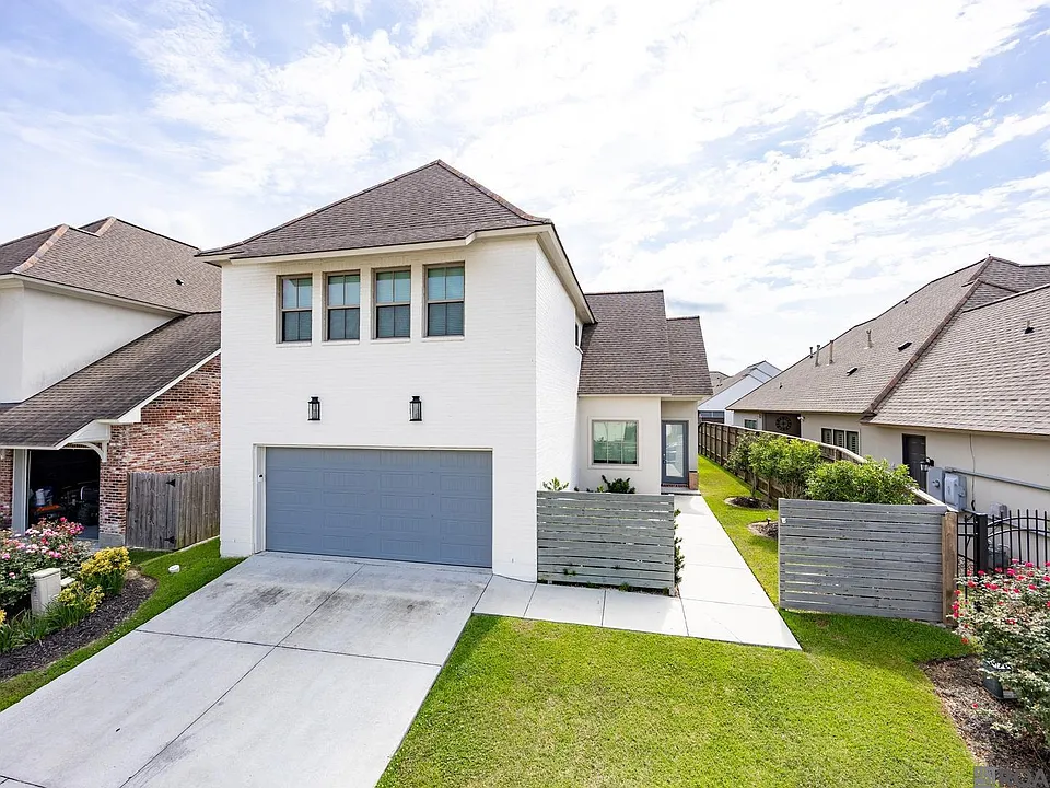 8543 Landau Dr
