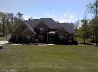 3502 Summit Lakes Dr, Browns Summit, NC 27214