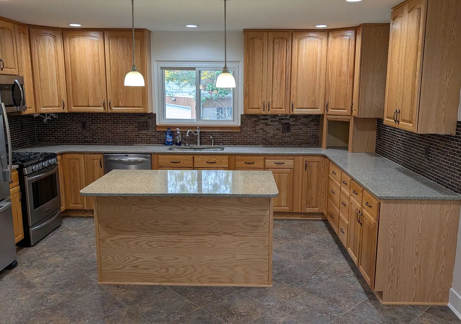 Great Newly Renovated Home — Photo 2