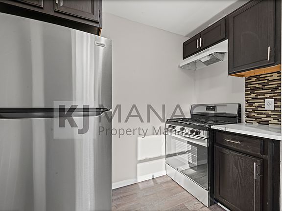 3rd image of 15518 Leona Dr