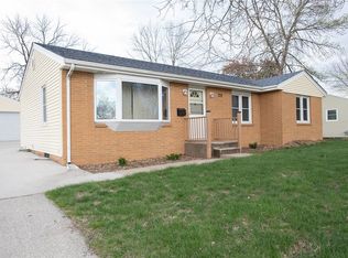 3211 74th St, Urbandale, IA 50322