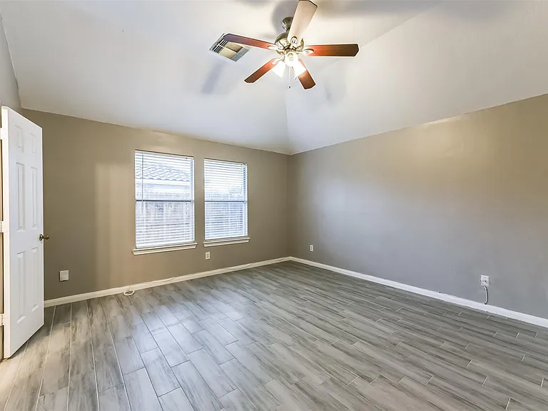 8322 Kingsbridge Meadow Dr — Photo 14