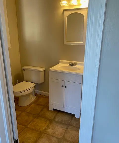 411 Durden St — Photo 6