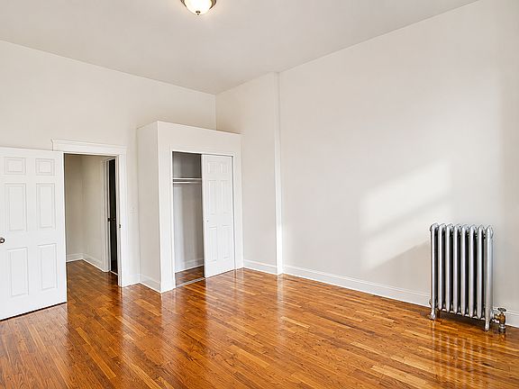 5th image of 628 Willoughby Ave #2B