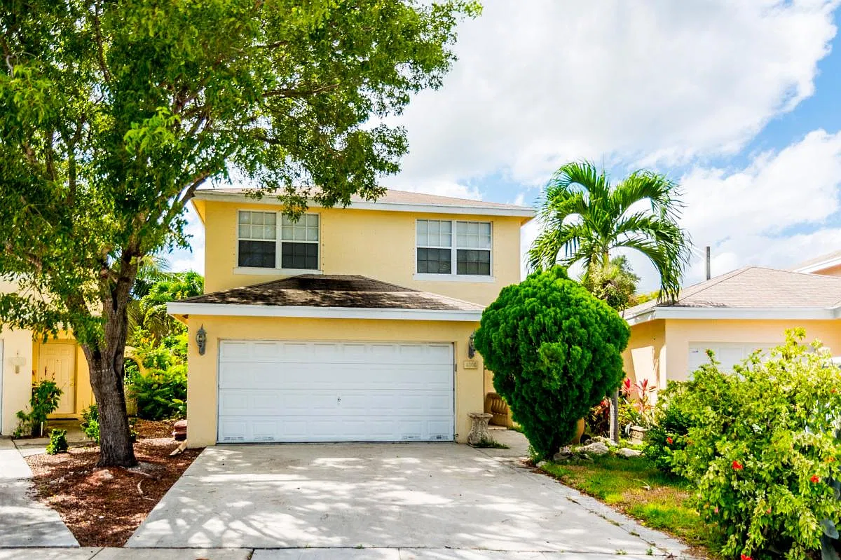 4 bed, 2.5 bath, 1780 sqft, $3,600 — Photo 1