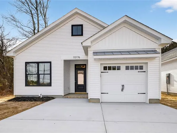 10176 Bank St, Windsor, VA 23487