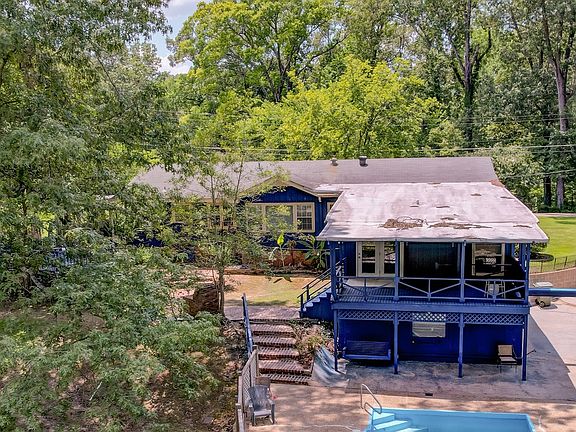 4th image of 215 Chapel Hills Dr