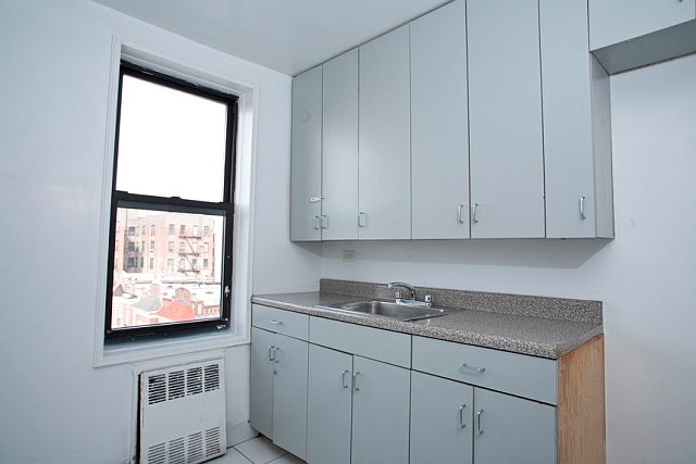 1st image of 309 E 19th St APT 1A