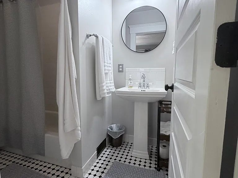611 S Walnut St #1 — Photo 13