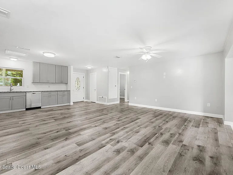2426 Clemson Dr — Photo 9
