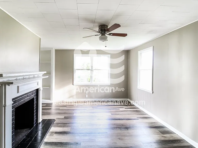 1434103_002_wm_-_living_room_13615655.jpg