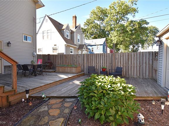 4th image of 409 Hazelwood Ave SE
