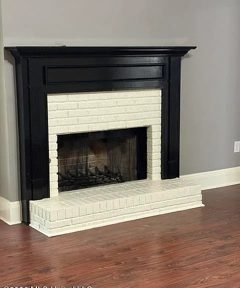 1042 N Azalea Dr — Photo 5