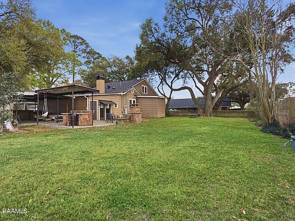 4th image of 107 Campania St