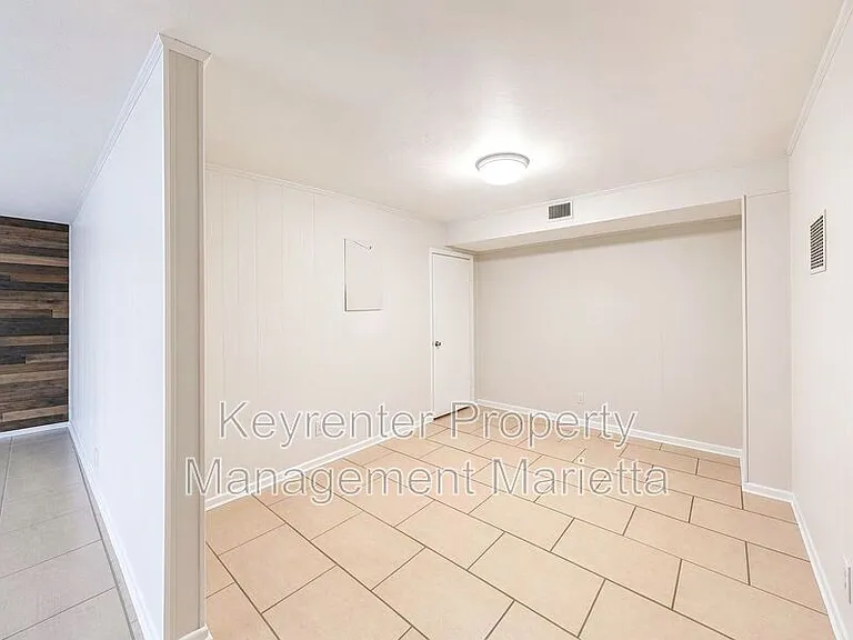3720 Lake Dr SE — Photo 7