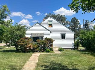 100 4th St SW, Parshall, ND 58770
