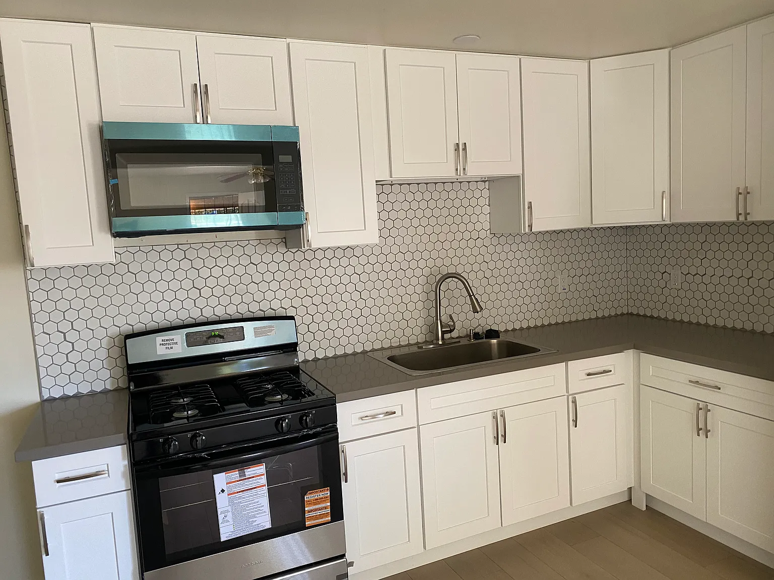 3 bed, 1100 sqft, $2,500 — Photo 1