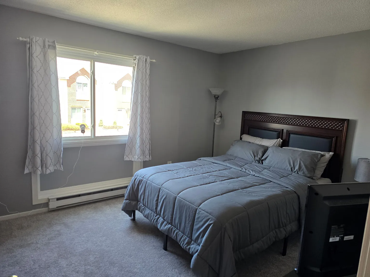 585 Park Rd — Photo 1