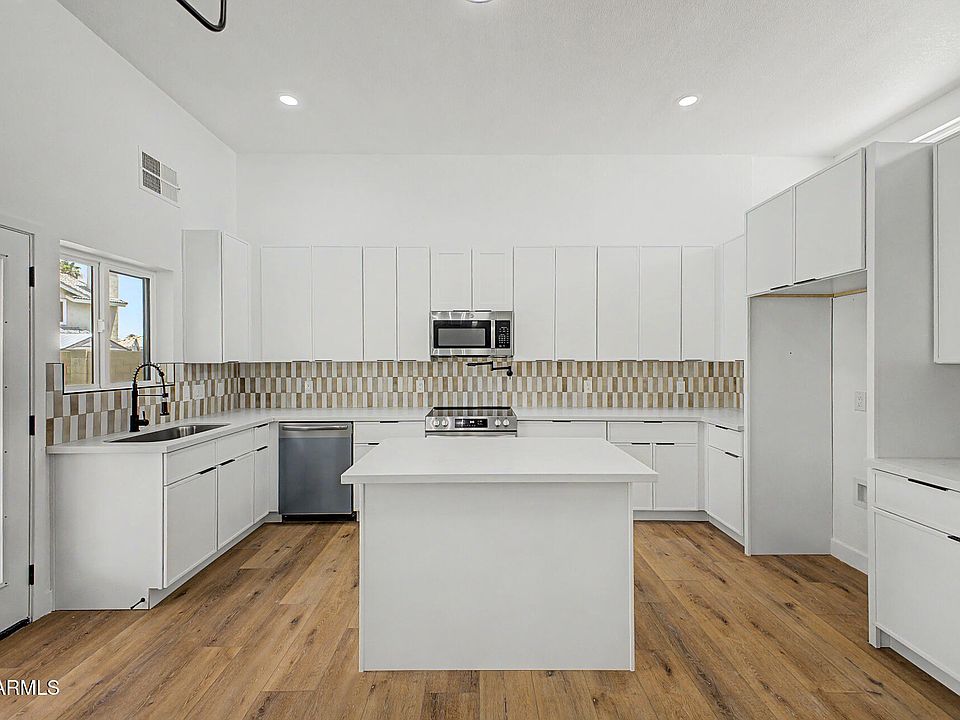 1st image of 1503 N SPRING --