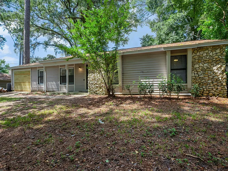 2416 Lanrell Dr — Photo 12