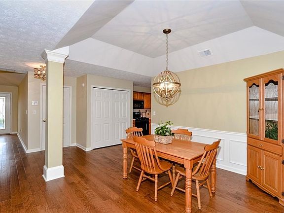 3rd image of 2455 Ashton Dr
