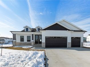 2808 Cherry Ct, Grimes, IA 50111