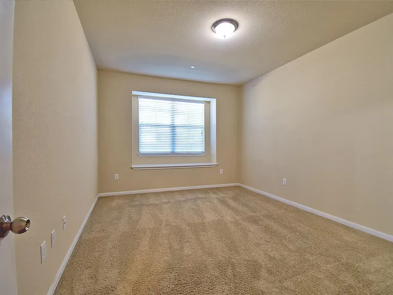 2880 Donnell Dr #1701 — Photo 9