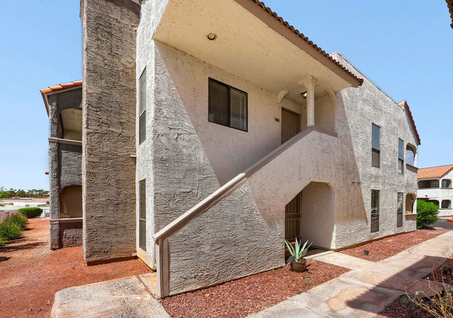 Clean 2 Bedroom 2 Bath Henderson Condo — Photo 2
