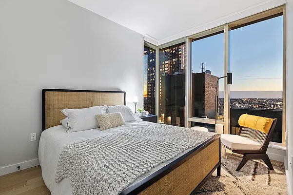 Bedroom, photo 1
