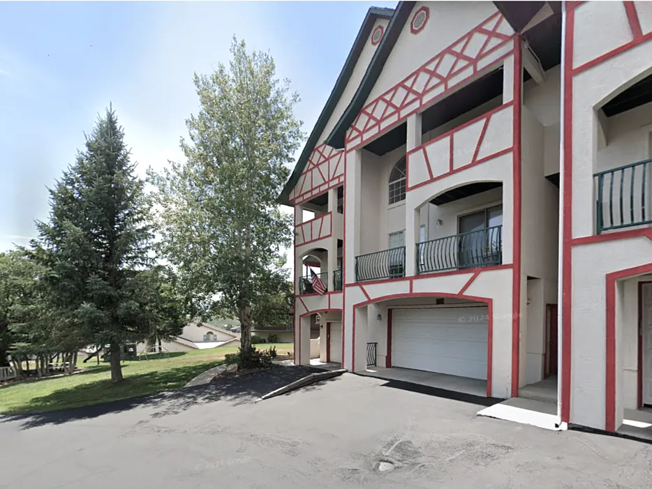 Building Photo - 1045 Oberland Dr