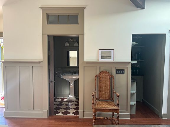 5th image of 511 E Van Bibber Ave
