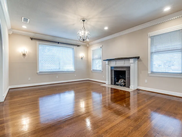 4449 Mockingbird Ln — Photo 6