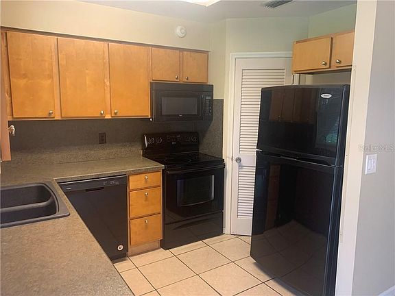 3rd image of 1920 E Edgewood Dr APT M5