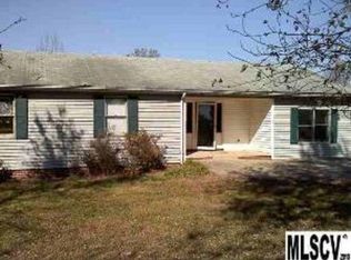 425 Heritage Farm Rd, Hickory, NC 28601