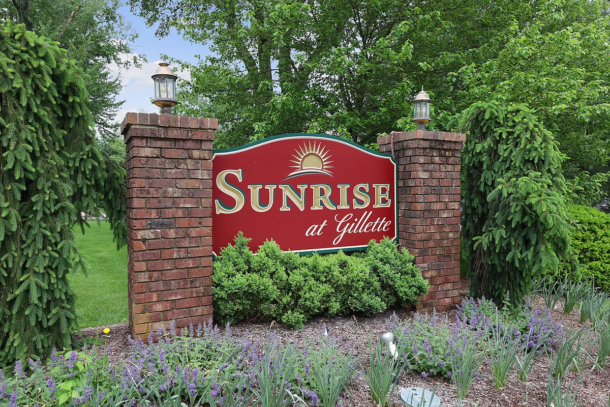 Building Photo - 4 Sunrise Dr