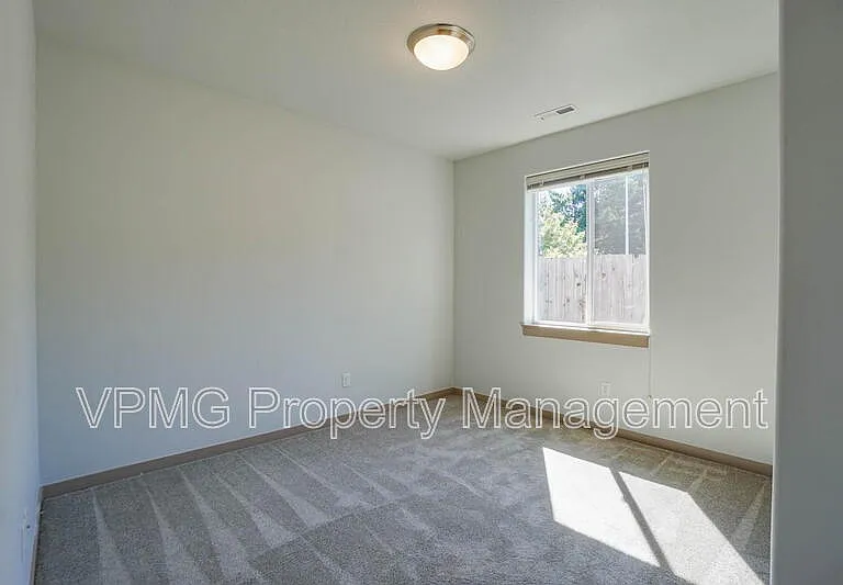 13801 NE 33rd Cir — Photo 18