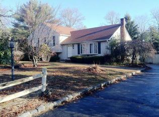 27 Charlotte Dr, Plymouth, MA 02360