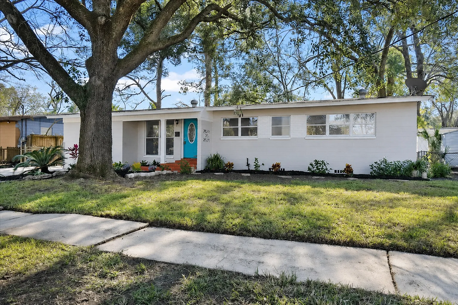 1 Month Free if Moved in by 8/31/2026! — Photo 1