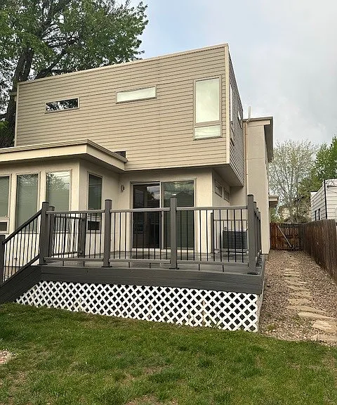 2437 S Williams St — Photo 19