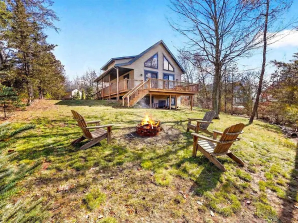 W8510 Lake Point Court, Oxford, WI 53952