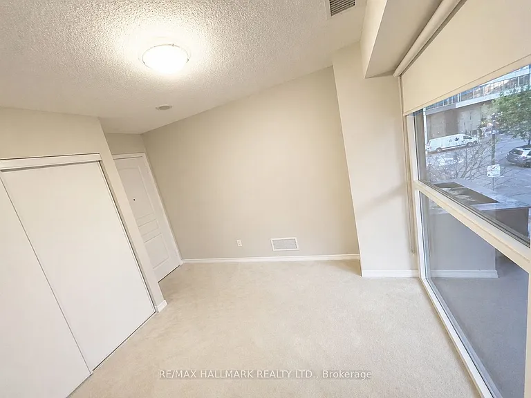 352 Front St W #103 — Photo 7