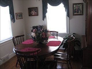 5th image of 118 Clarendon Cir